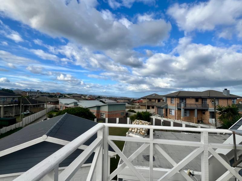 4 Bedroom Property for Sale in Fraaiuitsig Western Cape